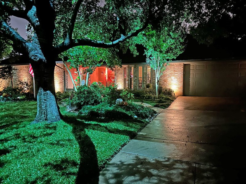 Arlington Curbside Landscape Lighting