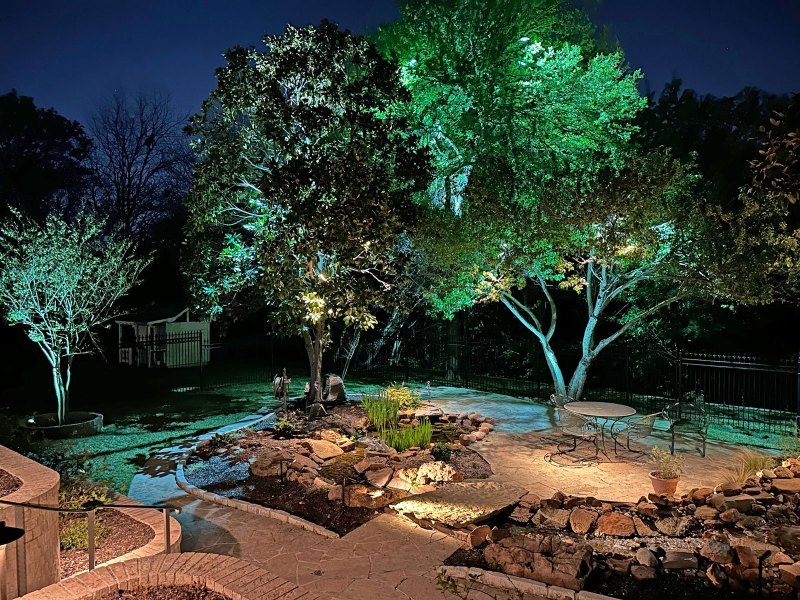 Tree landscape lighting