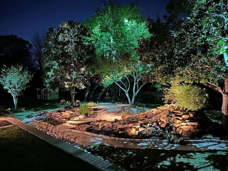 Tree landscape lighting