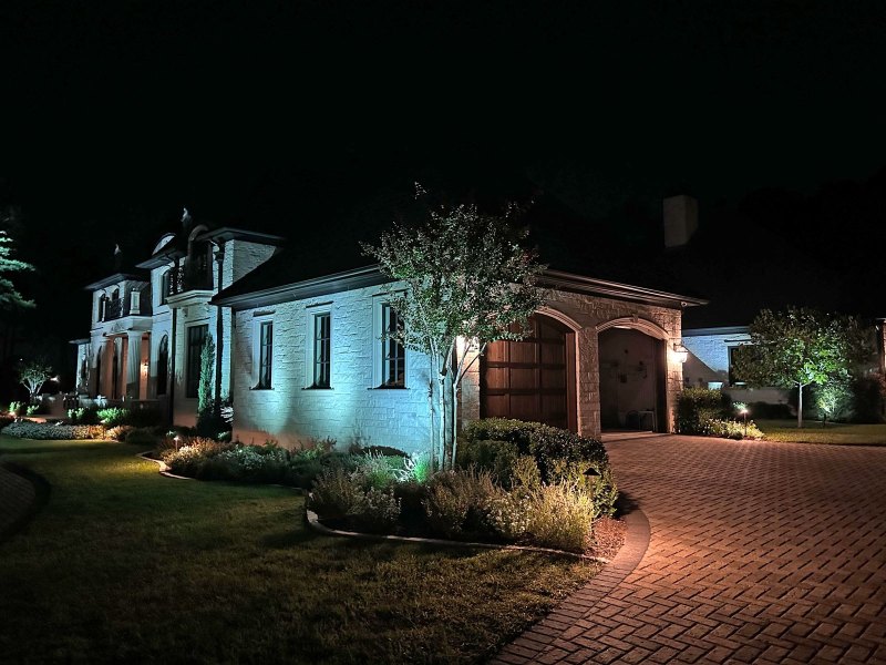 Garage Landscape Lighting